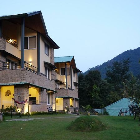 Araiya Palampur Hotel Екстериор снимка