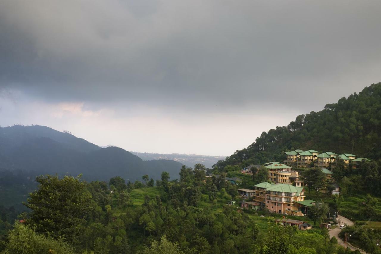 Araiya Palampur Hotel Екстериор снимка