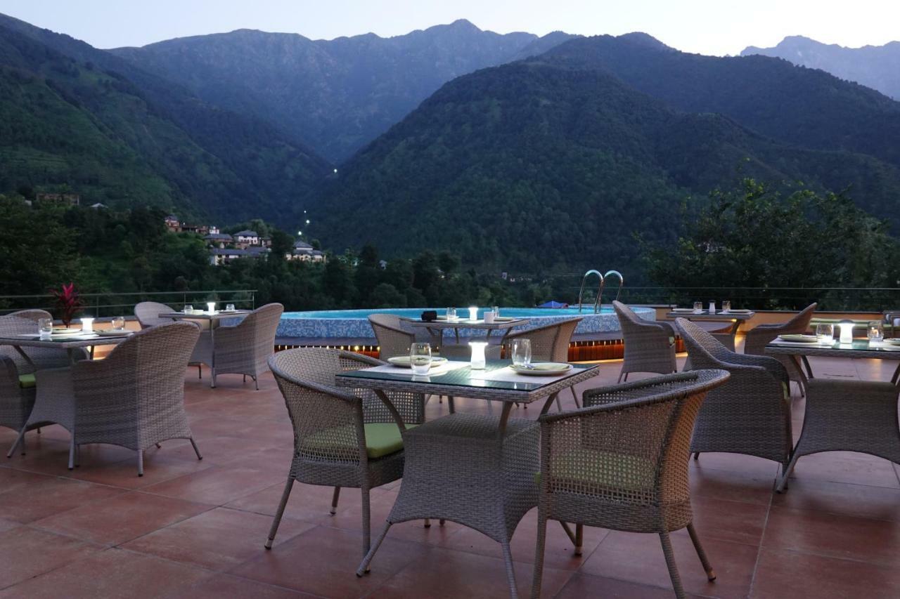 Araiya Palampur Hotel Екстериор снимка