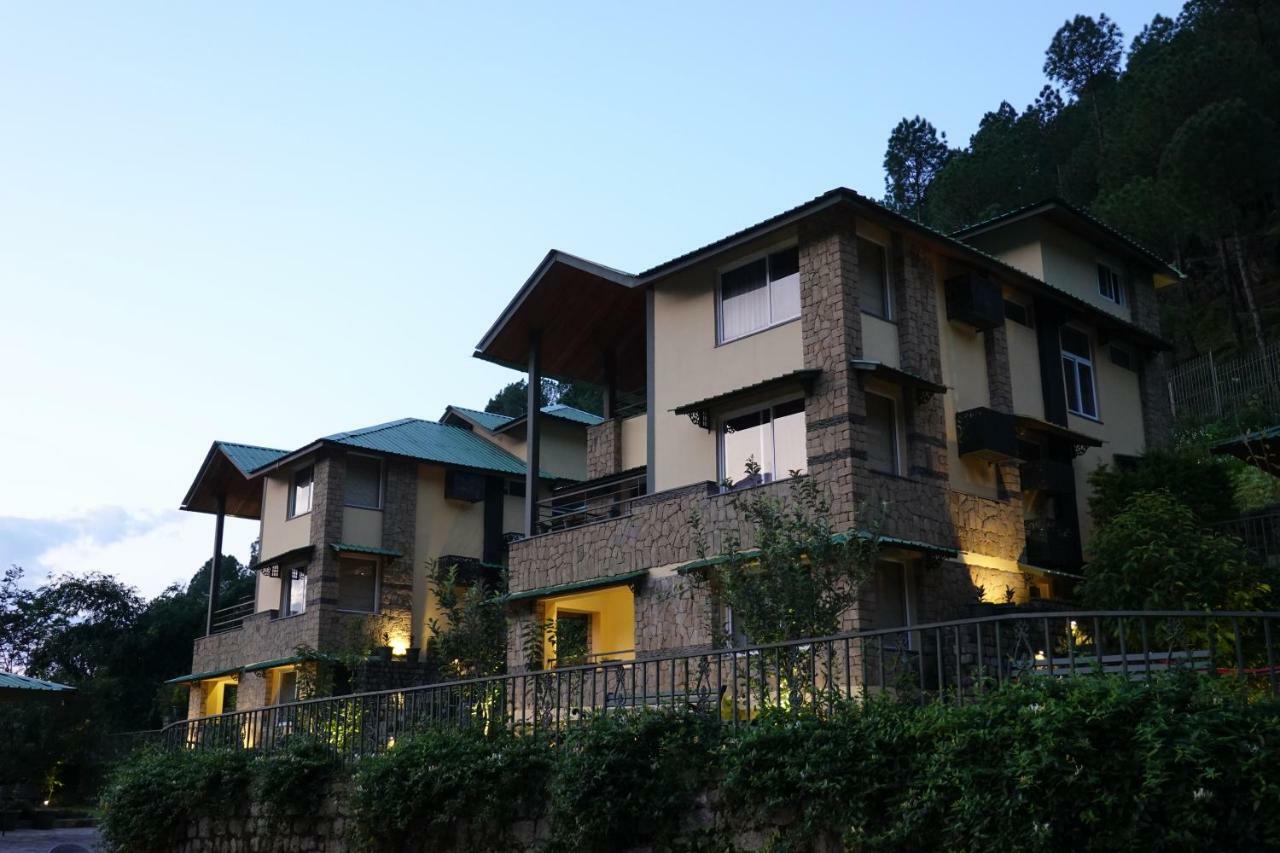 Araiya Palampur Hotel Екстериор снимка