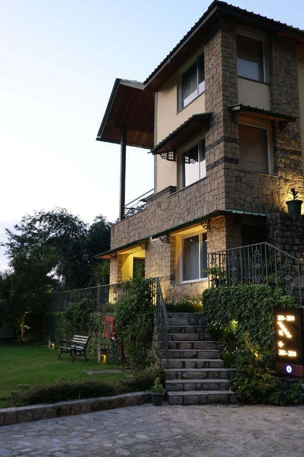 Araiya Palampur Hotel Екстериор снимка